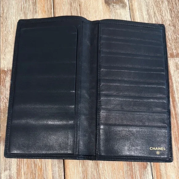 CHANEL Black Quilted Leather Wallet - Picture 2 of 5